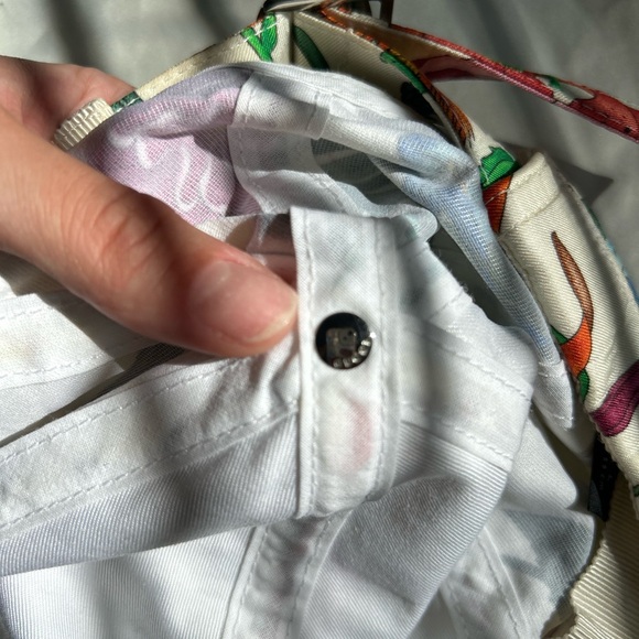 Gucci 🌸🌺🌼 - Picture 7 of 8